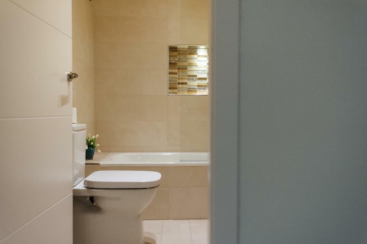 Luxury Apartment Penuelas Free Parking Севиля Екстериор снимка